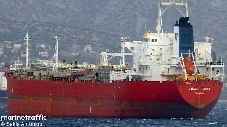 Veloz Topas -alus Pireassa Kreikassa.