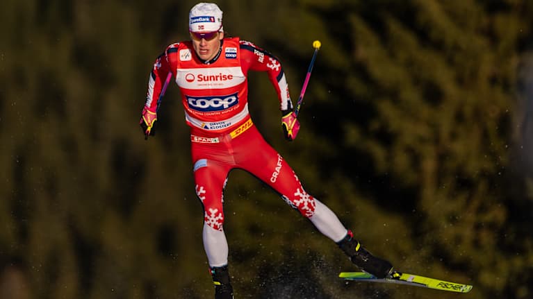 Johannes Kläbo Erik Valnesin kanssa.