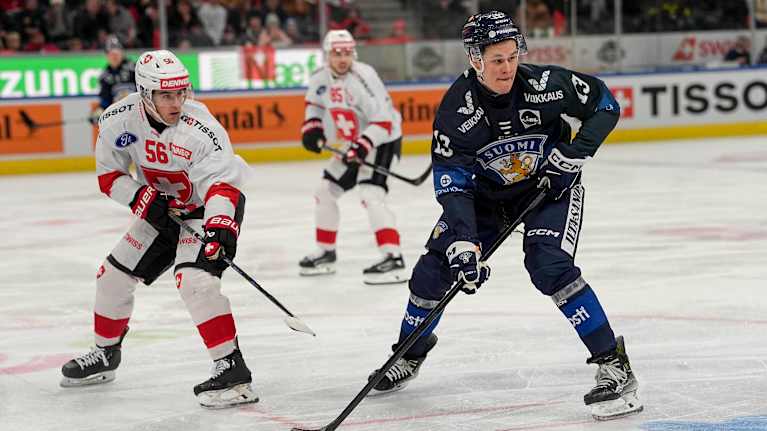 Jesse Puljujärvi EHT-pelissä Sveitsiä vastaan.