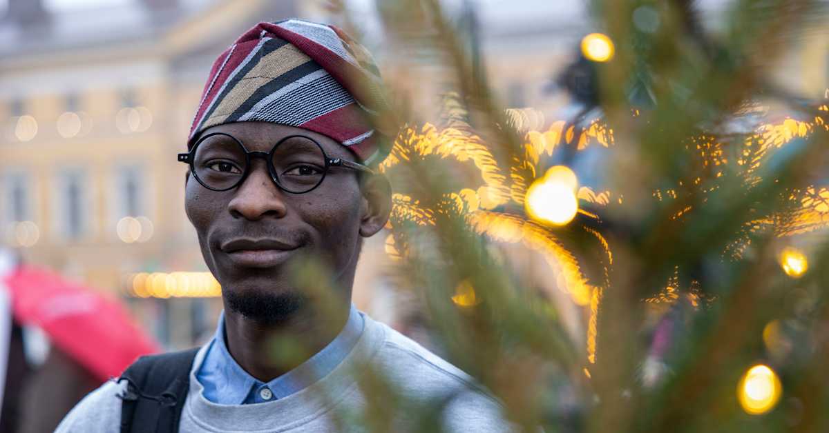 Nigerialainen musiikinopiskelija viihtyy suomalaisen joulun rauhassa | Kulttuuri