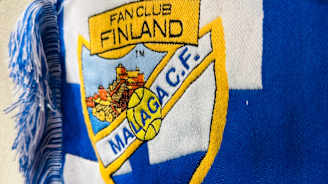 Malaga CF:n suomalaiskannattajilla on oma fanihuivinsa. 