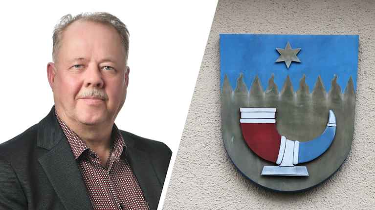 Kaksi kuvaa: Mies istuu ja katsoo kameraan. Miehellä on harmaat viikset. Hämeenkyrön kunnan vaakuna, jossa kuvattuna sarvi ja tähti.