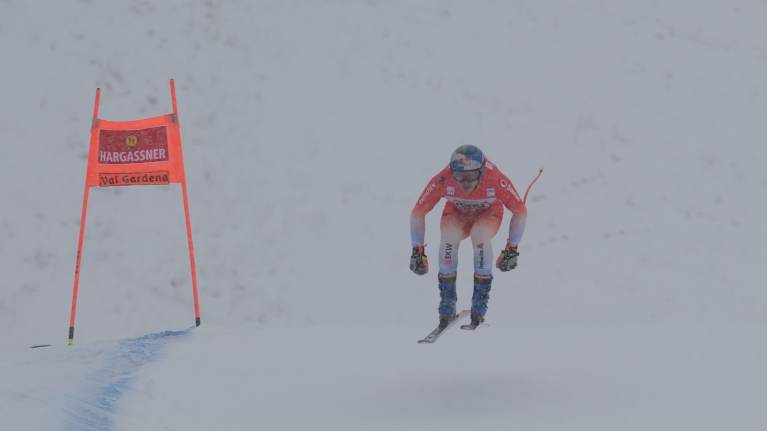 Marco Odermatt laskee Val Gardenan syöksyharjoituksissa.
