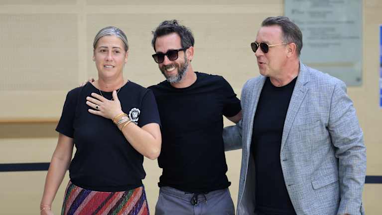 Caroline Darian sekä Florian ja David Pelicot.