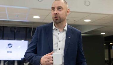 SM-liigan ja Veikkauksen jätti­sopimus on täysin poikkeuk­sellinen – liiga­pomo avaa lakimuutoksen valtavaa merkitystä | Urheilua lyhyesti