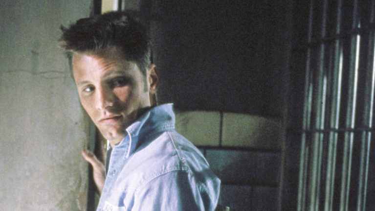 Viggo Mortensen elokuvassa Vankila.