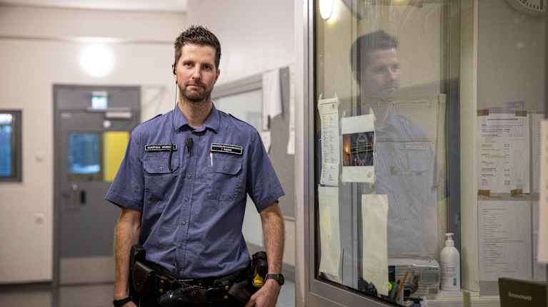 Vanginvartija Teemu Määttä Kuopion vankilassa.