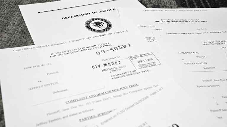 Epstein-asiakirjoja. Ylimmässä logo ja teksti " Department of Justice".