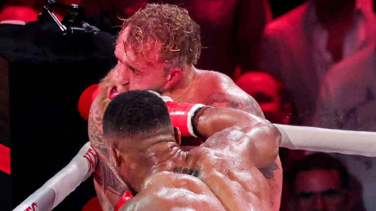 Jake Paul ottaa vastaan Anthony Joshuan ratkaisevan iskun, joka päätti ottelun lauantaiaamuna 20.12. 2025. Miamissa.