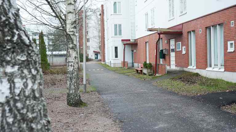 Pukinmäen Pukinmäenkaari 7, jossa tapahtui puukotus. 