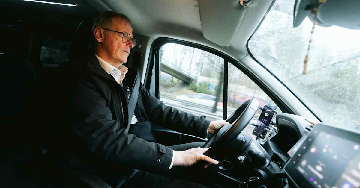 Kun taksi näyttää tulevan, mutta ei saavukaan ajallaan, taustalla on taksikuskien taktikointi | Kotimaa