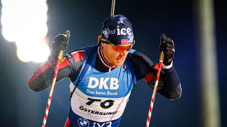 Sivert Guttorm Bakken åker skidor.