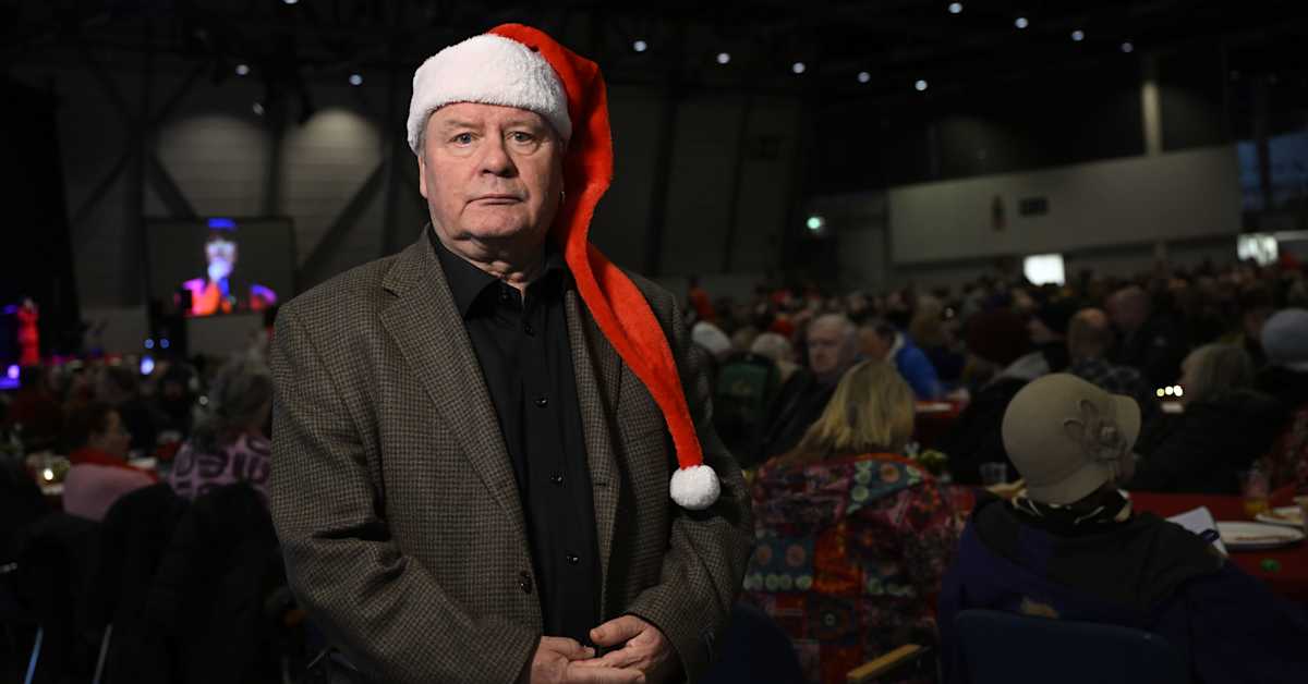 Heikki Hursti murtui kyyneliin: iso joukko jäi ilman ateriaa vähävaraisten joulujuhlassa | Uutisia lyhyesti