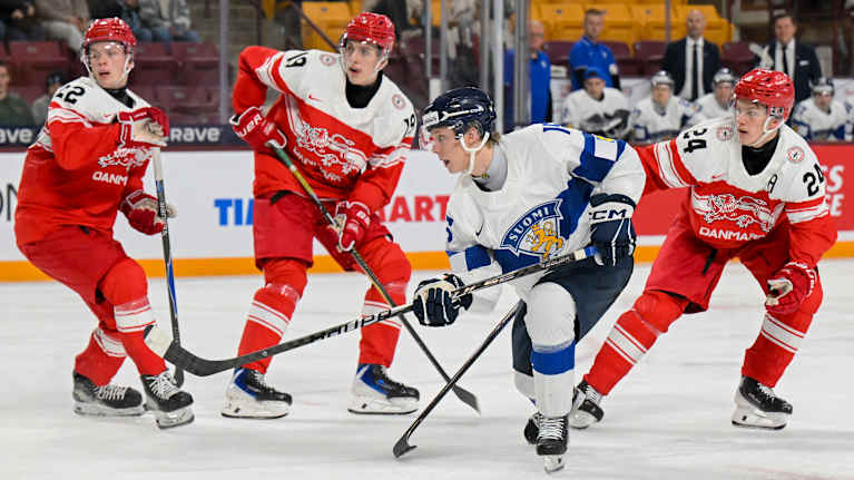 Aatos Koivu osui kertaalleen Tanskan verkkoon. 