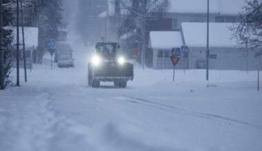 Lumisade hankaloittaa ajokeliä paikoin | Uutisia lyhyesti