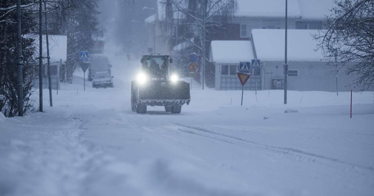 Lumisade hankaloittaa ajokeliä paikoin | Uutisia lyhyesti