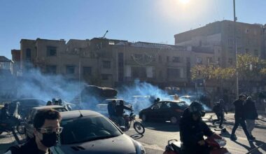 Iranissa mielenosoittajat yrittivät murtautua hallintorakennukseen | Uutisia lyhyesti