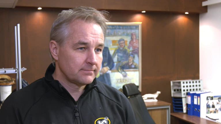 Oulun Kärppien toimitusjohtaja Tommi Virkkunen toimistossaan.