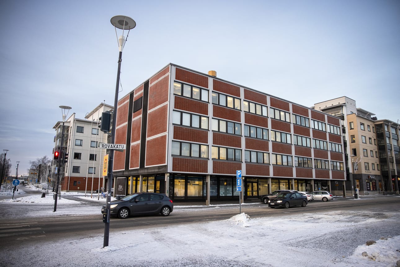 Rovakatu 1:ssä sijaitseva kerrostalo on myyty oululaiselle rakennusalan toimijalle.