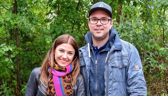 Janne TTK-kollega Ansku Bergströmin kanssa.