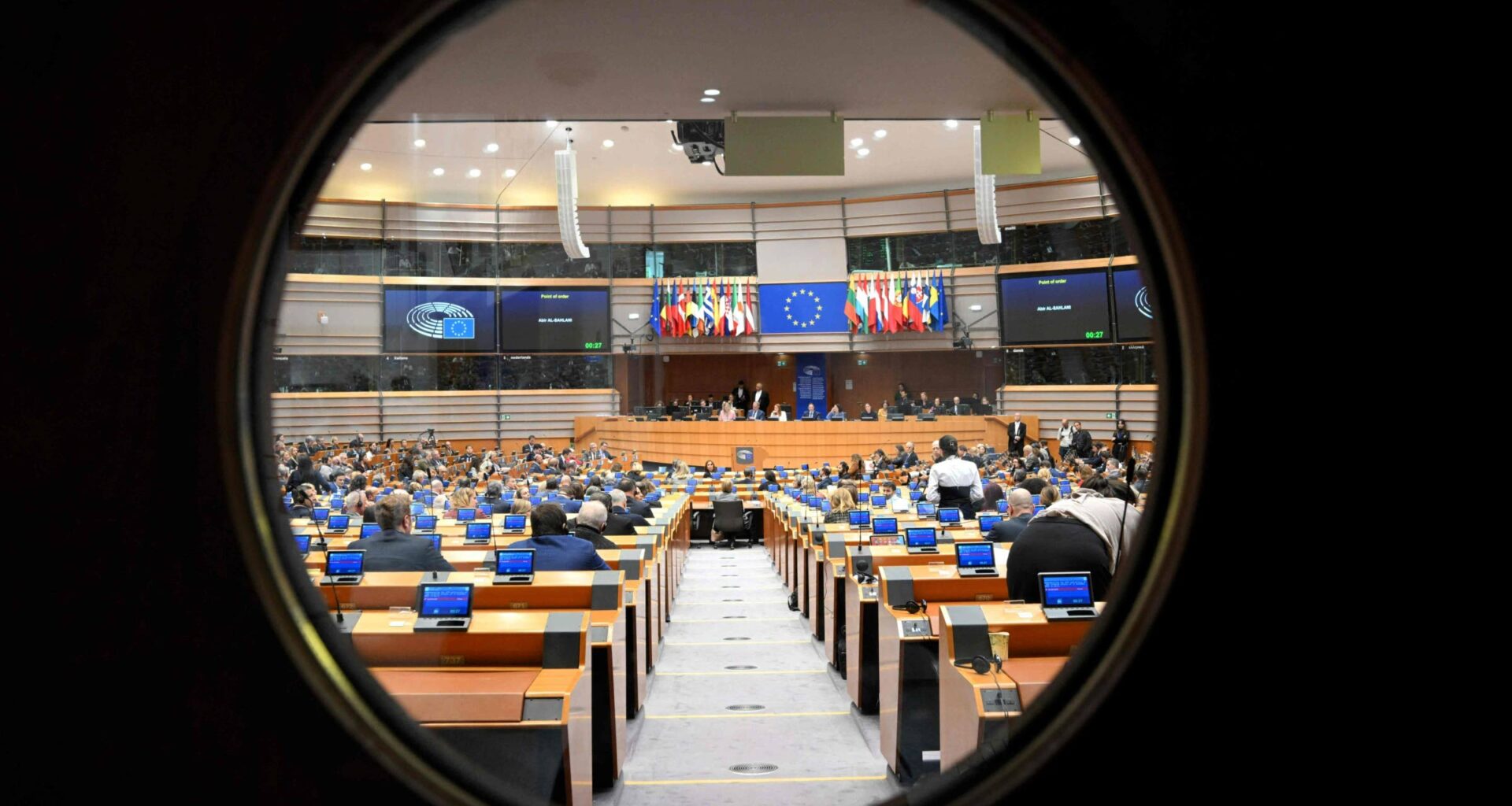 Hallitus valmis vapauttamaan Fazerin, Pauligin, Fiskarsin ja tuhannet muut yritykset vastuullisuusvelvoitteista – KU