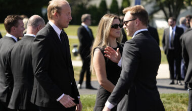 "Mielipuolinen mekko" – Patrik Laineen vaimon läpikuultava asu kohahduttaa