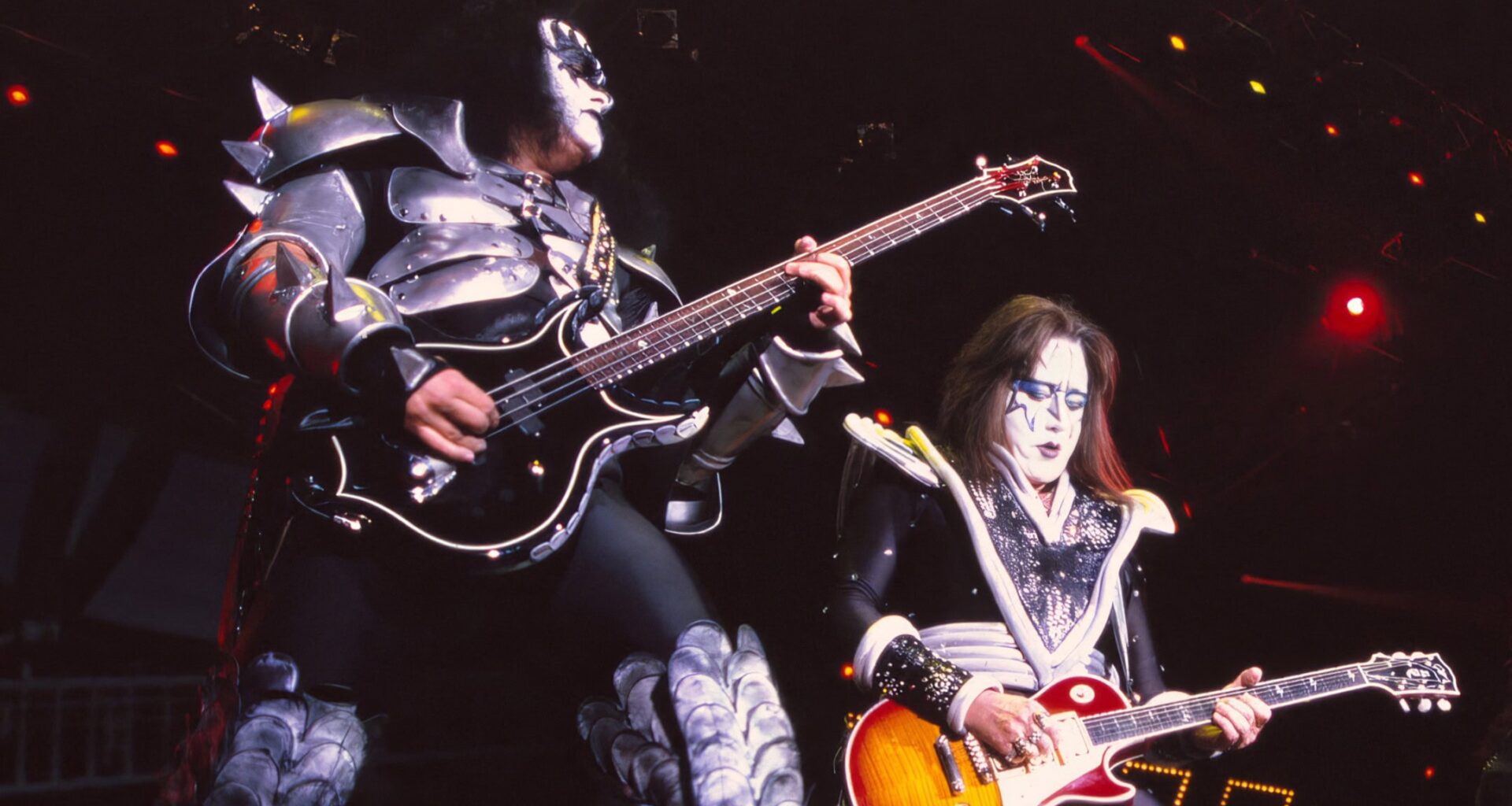Gene Simmons kertoi Ace Frehleyn hautajaisista - "Avoin arkku oli liikaa"