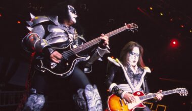 Gene Simmons kertoi Ace Frehleyn hautajaisista - "Avoin arkku oli liikaa"