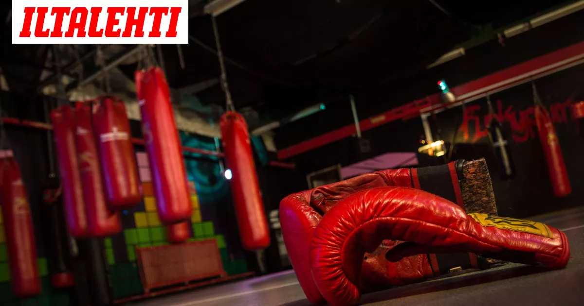 Raivo repesi Helsingin kohutusta nyrkkeilyillasta – ”Rahat takaisin!” - Iltalehti