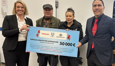 Kotimaiselle avustusjärjestö Hurstinapu ry:lle 50 000 euron arvoinen lahjoitus – Tokmanni ja Unilever Finland ovat tukeneet avustusjärjestöä jo 15 kertaa ja 870 000 euron edestä