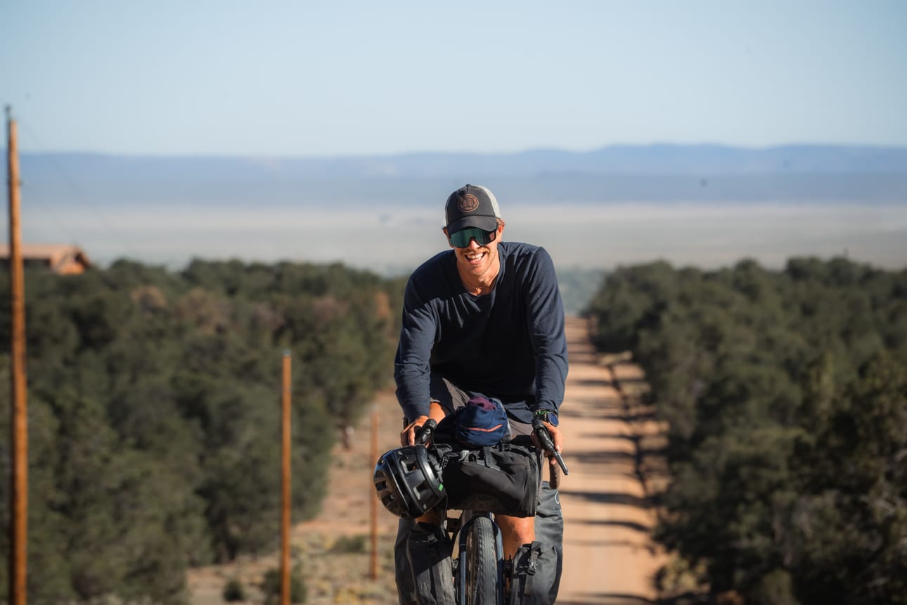 Parhaillaan Valtteri Heinilä on Alvari Poikolan kanssa pyöräilemässä Alaskasta Argentiinaan. Ystävykset lähtivät matkaan heinäkuussa 2025. Tien päällä he viettävät 12–18 kuukautta, kilometrejä kertynee 25–30 tuhatta. @curiouspedals-duon edesottamuksia voi seurata Instagramissa.