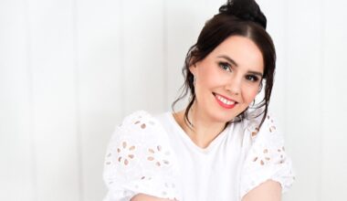 Tämä Anne Mattilan maalaus räjäytti somen – oma äiti antoi aiheen