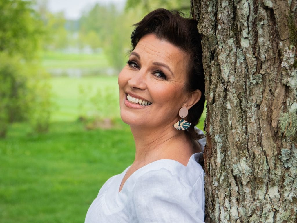 Suomen suosituimmat naisartistit 2025  tanssikansa äänesti 10 suosikkia | tanssiin Fi