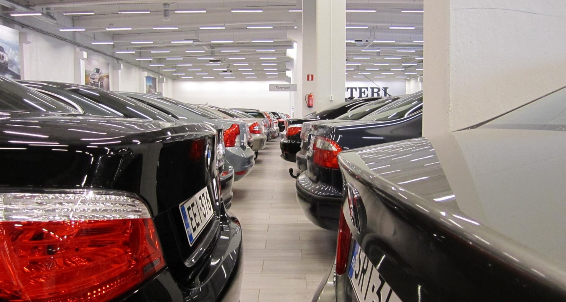 Virossa uusien autojen rekisteröinti romahti!