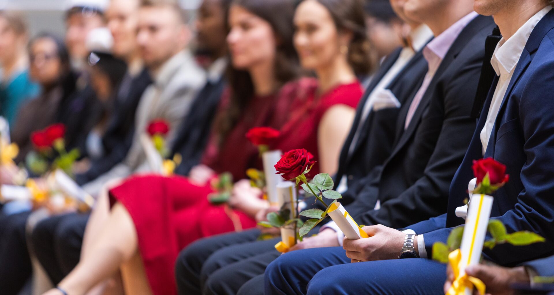 Valmistuneita juhlittiin Publiikissa: "Teidän osaamistanne tarvitaan erityisesti aloilla, joilla Suomi rakentaa kasvua"