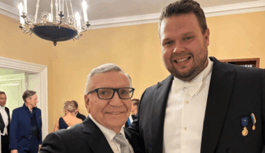 Naisystävästään eronnut Eino Grön juhli Linnassa yksin – löysi mukavaa seuraa: kuvat