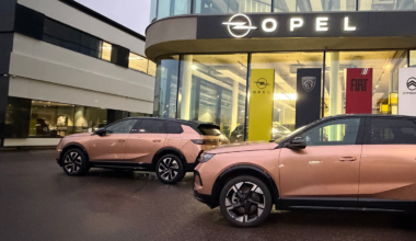 Opel pyristelee ylöspäin – hintakorjauksia ja täyssähköistä nelivetoa