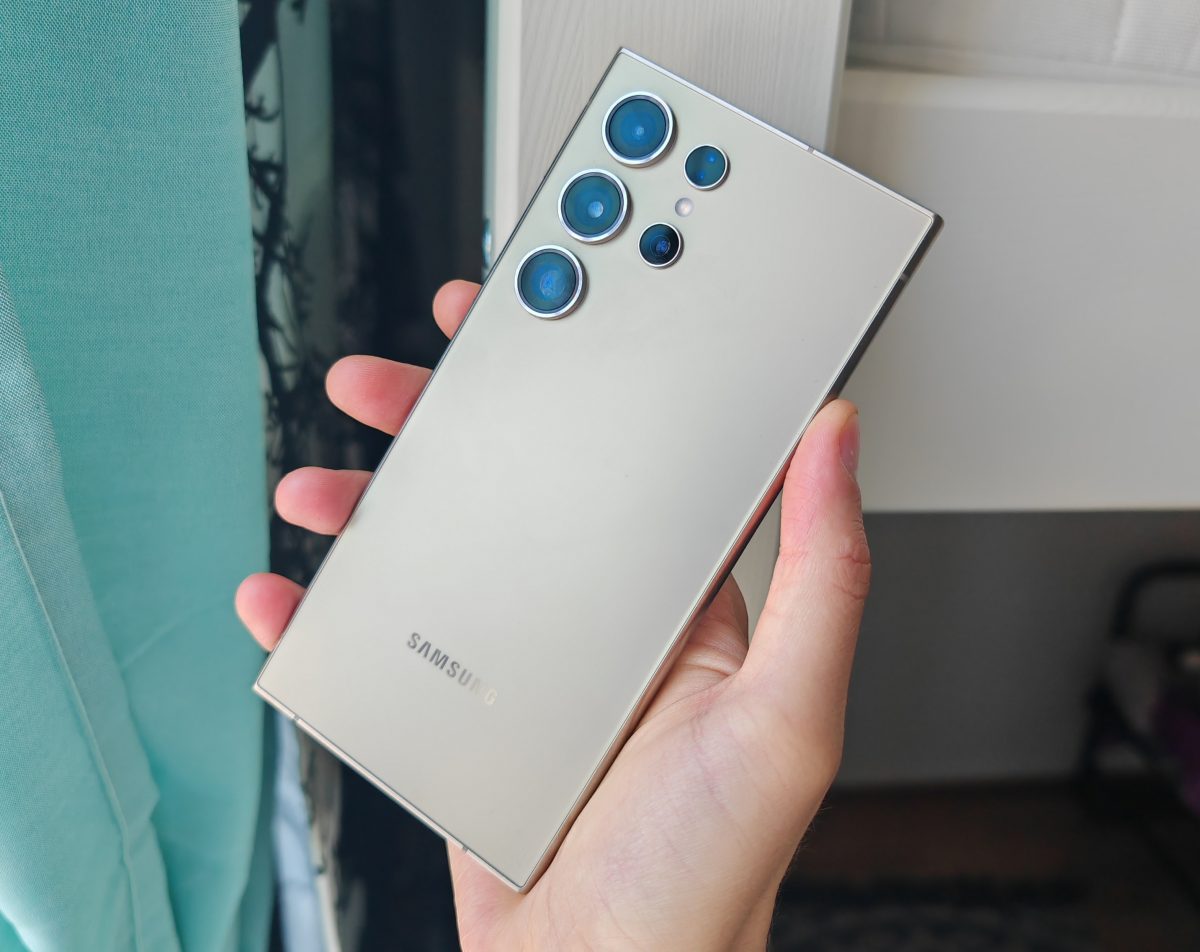 Kuvassa aito Samsung Galaxy S24 Ultra.