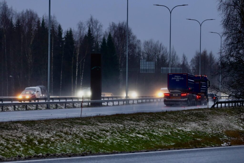 Nyt iski surkea sää – Ajokeli on huono tai erittäin huono monin paikoin