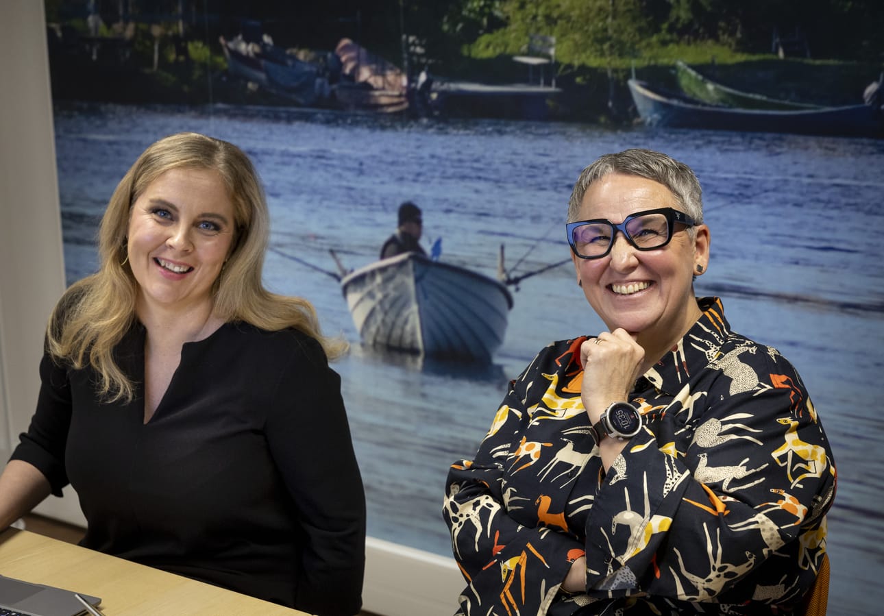 Iin elinvoimajohtaja Helena Illikainen (vas.) ja kunnanjohtaja Marjukka Manninen kertoivat julkisuuteen Metan datakeskushankkeesta 3. joulukuuta.