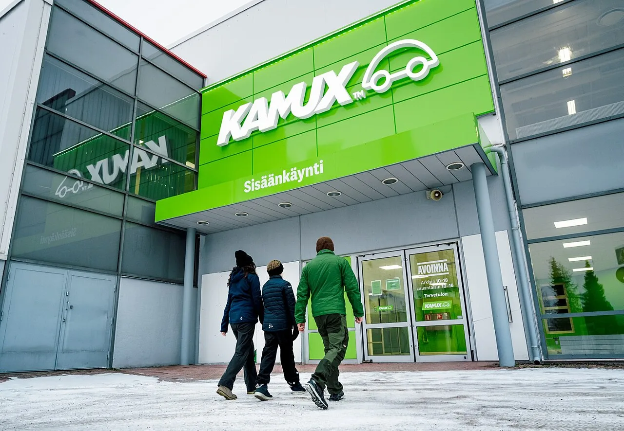 Kamux vaati maksamaan lunastukseen menneen auton lisäturvapalvelusta – Lautakunta vihelsi riidan poikki