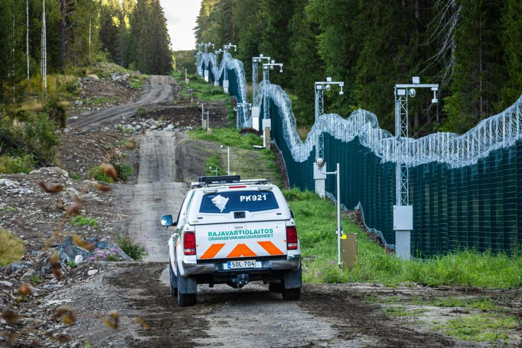 Esitys: Naton itärajalle kolme taisteluvalmista voimakeskusta