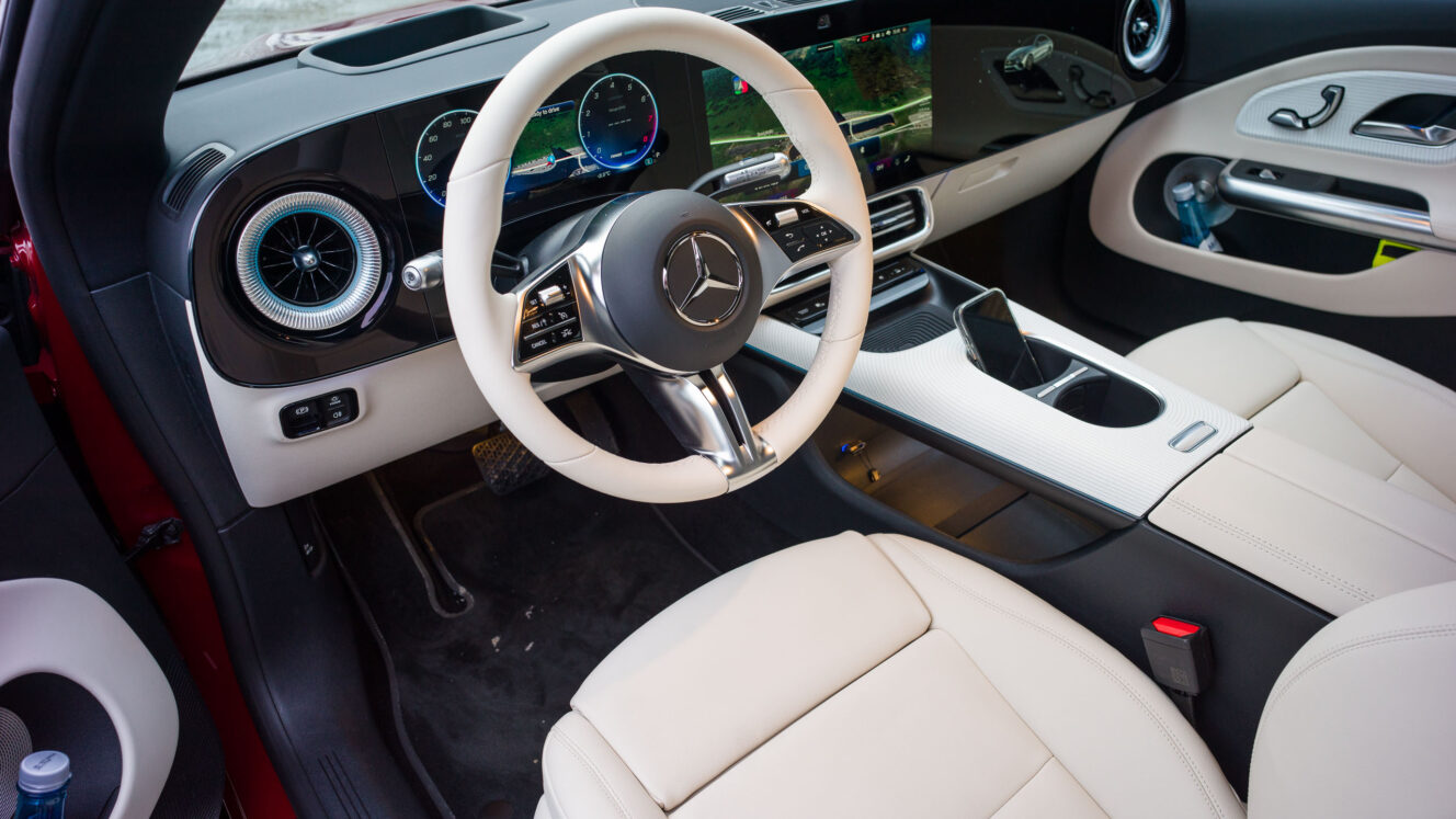 Mercedes-Benz CLA Hybrid 4Matic polttomoottori