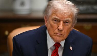 Trump varoittaa maailmansodasta: "Kaikki pelaavat pelejään"