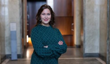 Hallitus sai kovaa runtua koulutuskorvauksen poistosta – keskustan Oinas-Panuma sai kehut SAK-konkariltakin