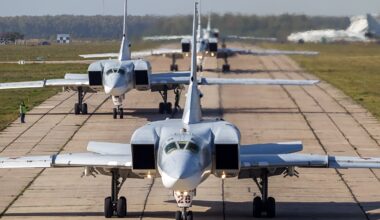 Outo onnettomuus Venäjällä – heittoistuimet sinkosivat pilotit kattoon