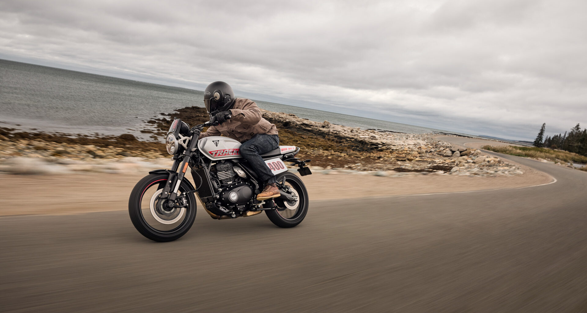 Triumph julkaisi kaksi uutta 400-kuutoista mallia – Tracker 400 ja Thruxton 400
