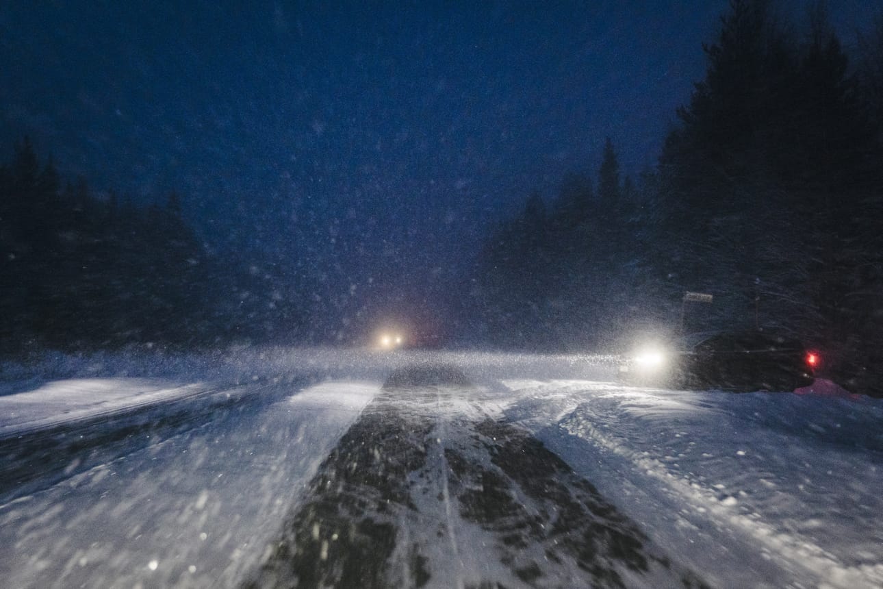 Ajokeli on Etelä-Lapissa erittäin huono pöllyävän lumen takia.