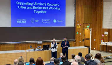 Espoo, Helsinki ja Vantaa tukemassa Ukrainan jälleenrakennusta – kaupungit ja yritykset kohtasivat Otaniemessä