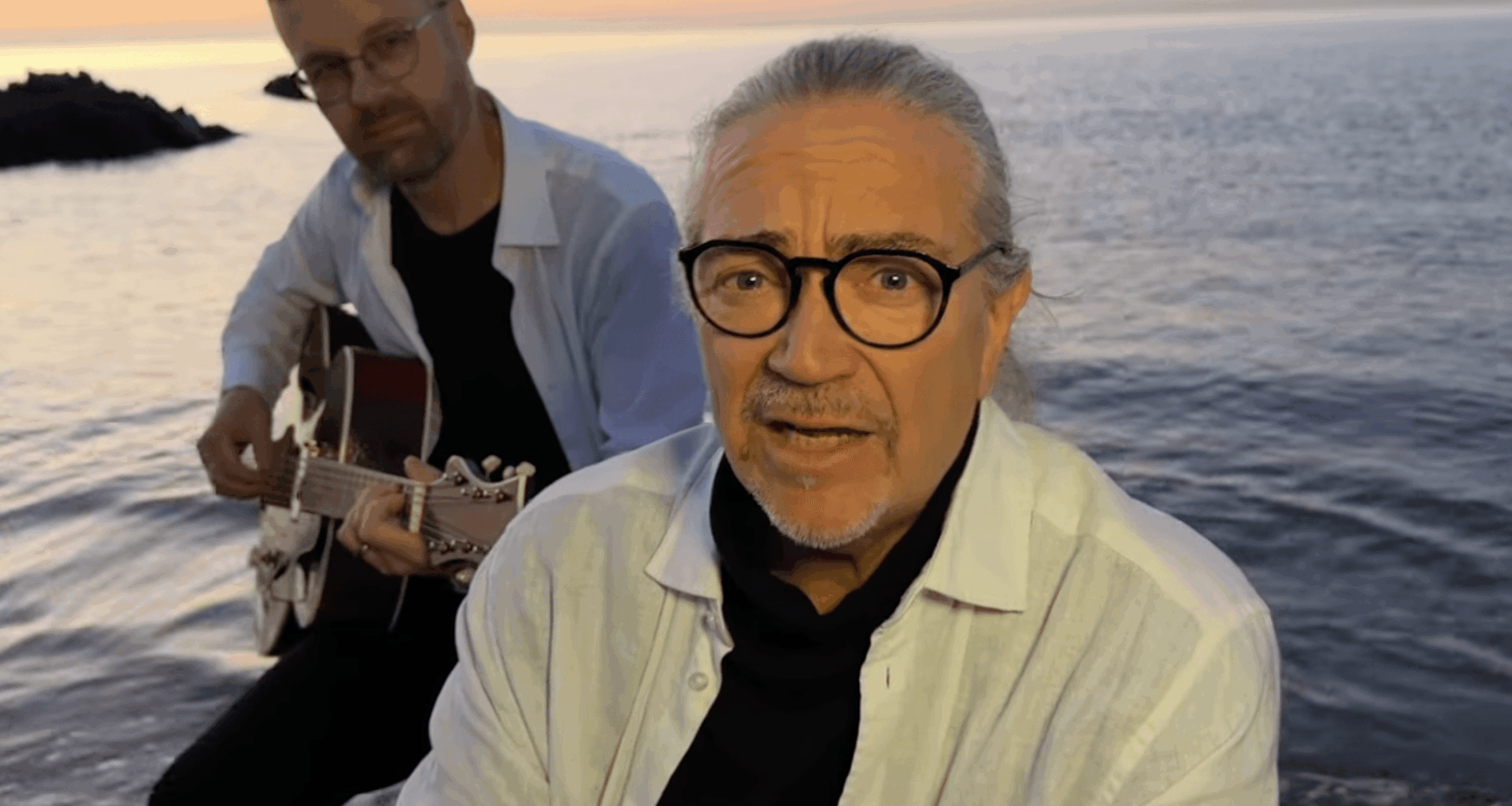 Yllätys: Maajussille morsian -tähti levytti joululaulun Fuengirolassa – katso video